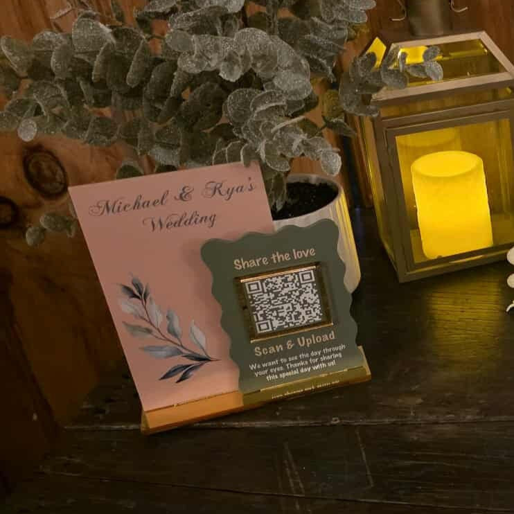 Capture The Love QR Code Sign
